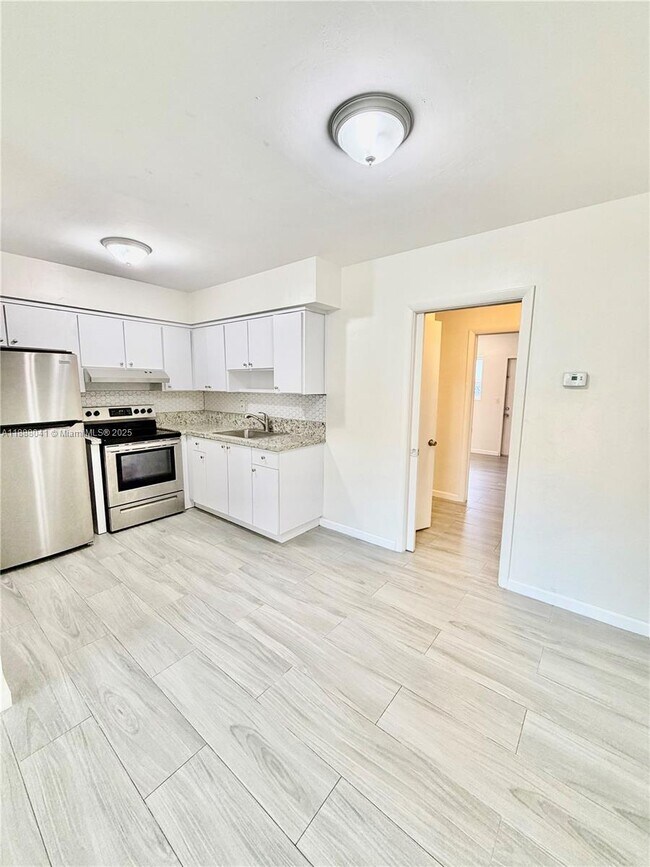 Foto del edificio - 1821 N 17th Ct