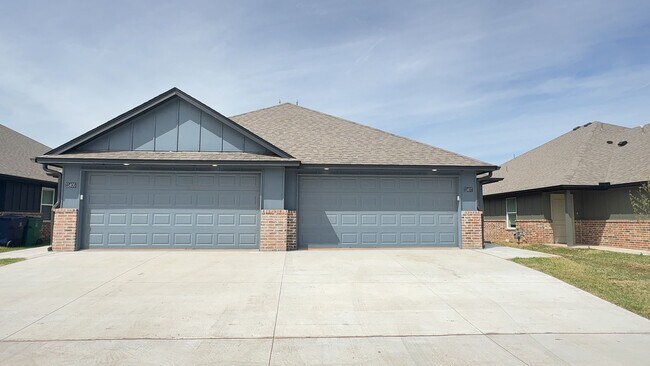 Foto del edificio - Welcome to Brand New Masonwood featuring this 3 Bedroom 2 Bath 2 Car Garage Duplex in a Great loc...