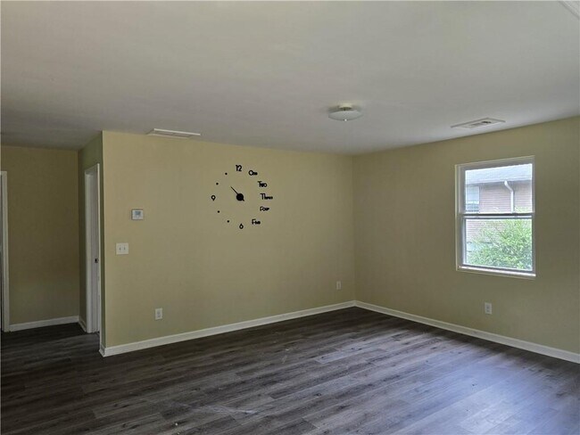 Building Photo - 424 Northdale Rd