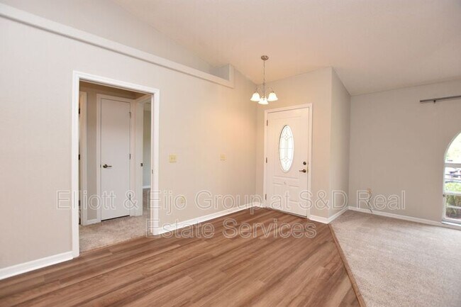 Foto del edificio - 8019 Ridgeglen Cir E