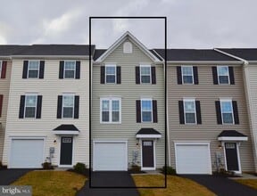 Building Photo - 30 Quebec Ct