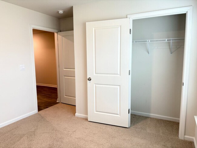 Foto del edificio - 4 Bedroom, 2 Bathroom House in Trinity!