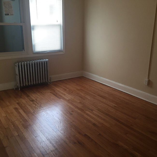 Dormitorio 12x12 - 2821 7th St NE