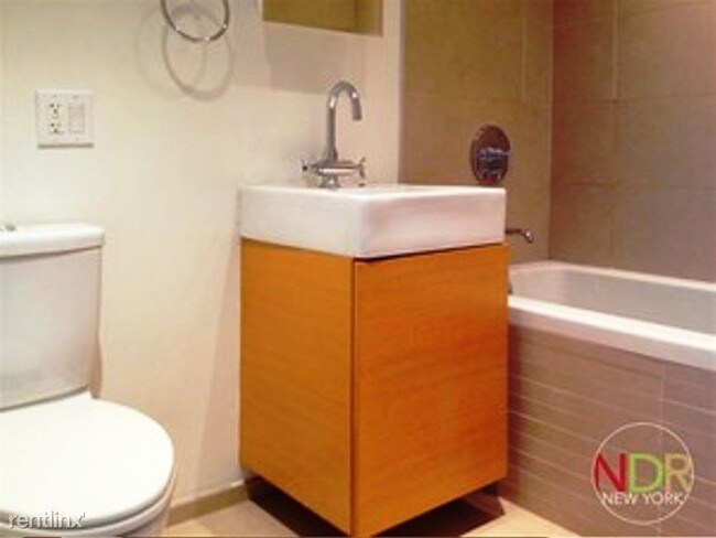 Foto del edificio - 236 Greene Ave