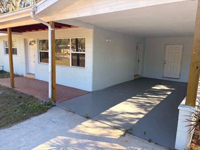 Building Photo - 4018 Lakewood Rd