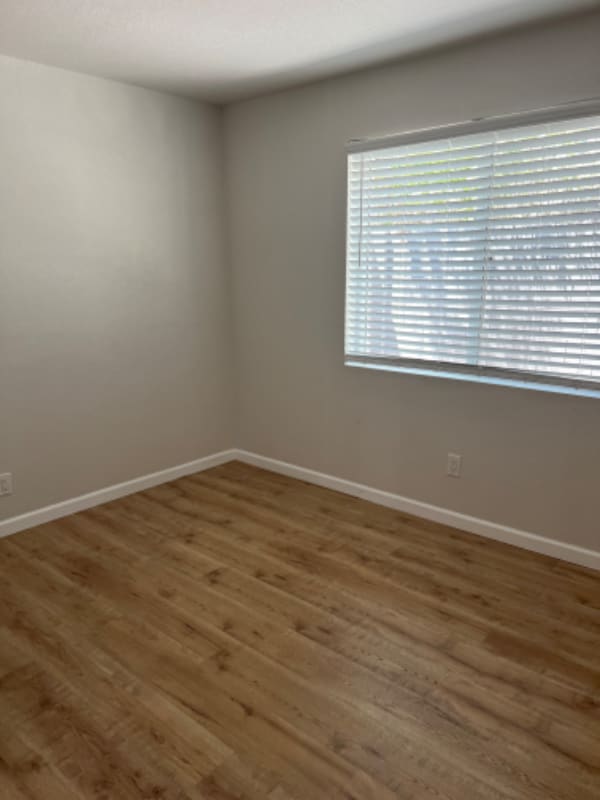 Building Photo - 340 W Highland Ave