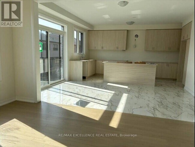 Photo du bâtiment - 461 Robert Woolner St