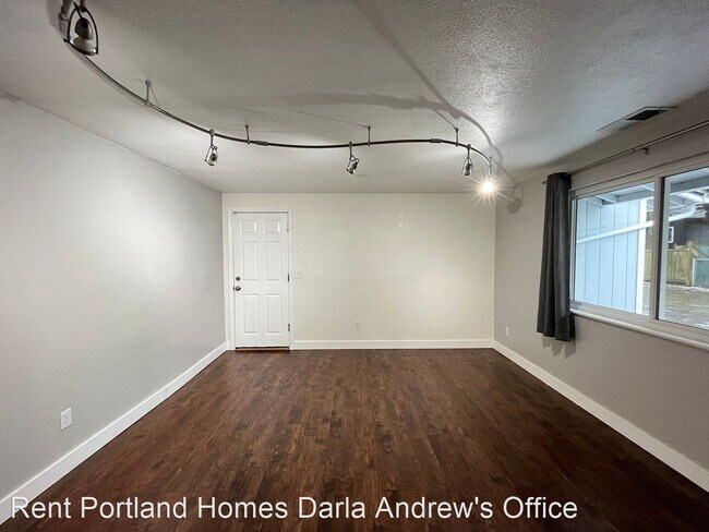 Building Photo - 3 br, 2 bath House - 10823 NE Siskiyou St
