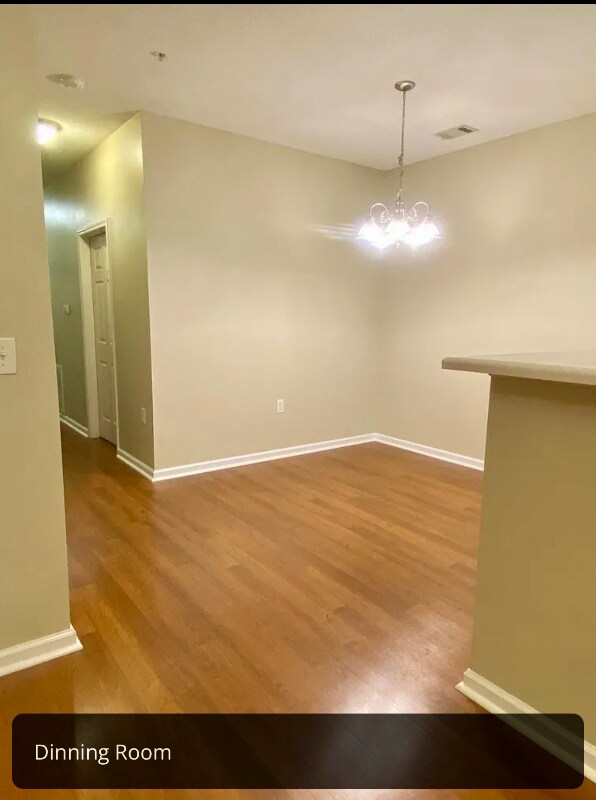 Foto del edificio - 421 McKenna Cir