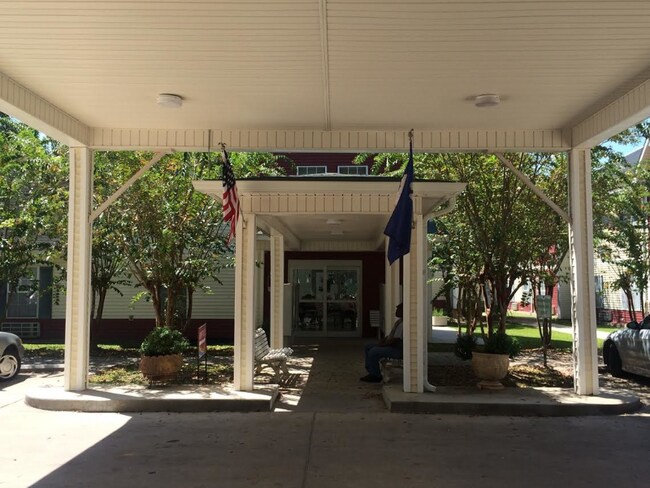 Building Photo - 39000 Henry Rd