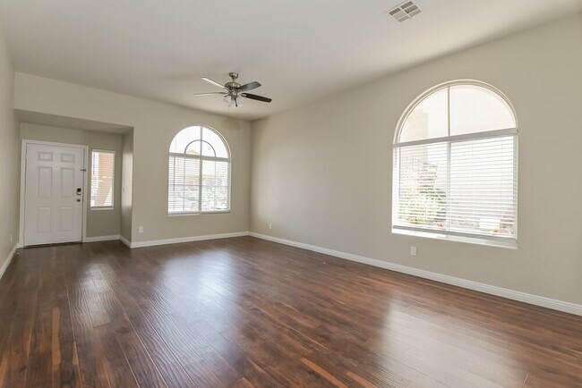 Building Photo - 2211 Maple Shade St