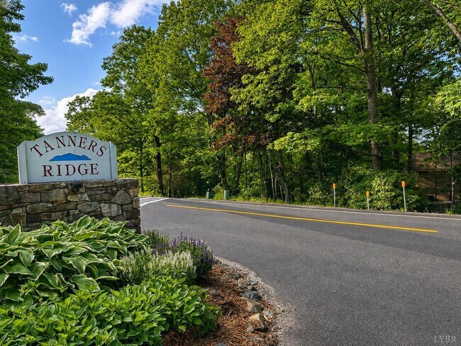 Foto del edificio - 2213 Tanners Ridge