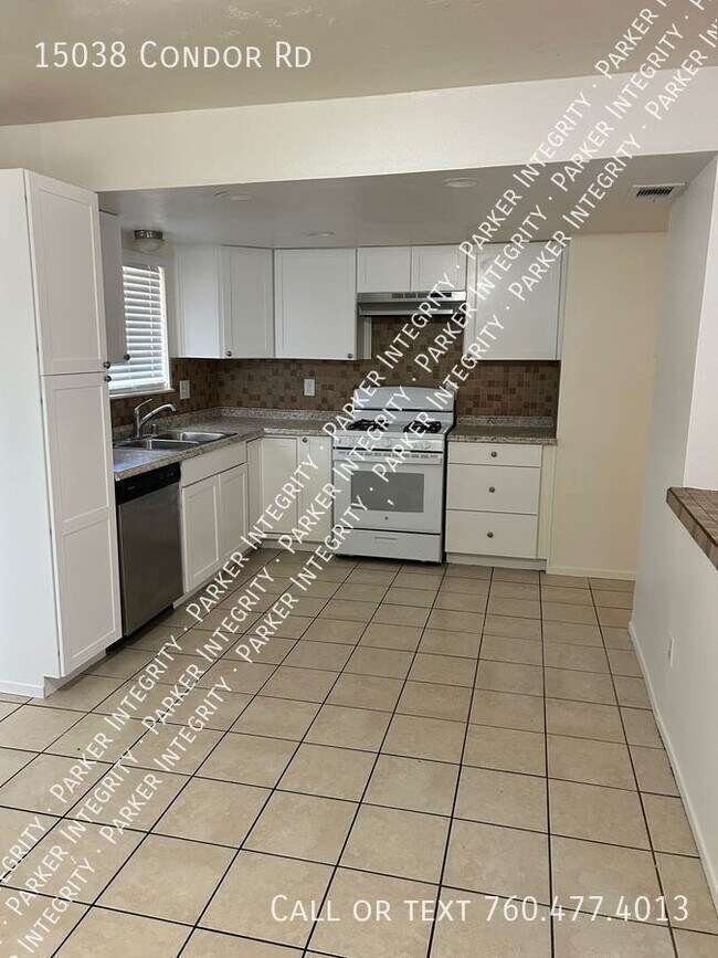 Foto del edificio - 15038 Condor Rd