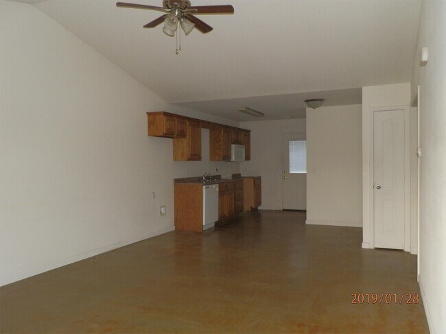 Building Photo - 1004 N 35th St