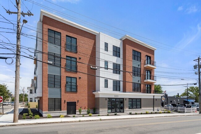 Building Photo - 523 2nd St