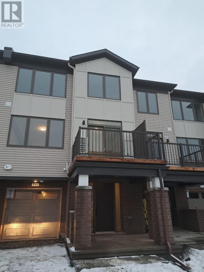 Photo du bâtiment - 734 Chromite Private