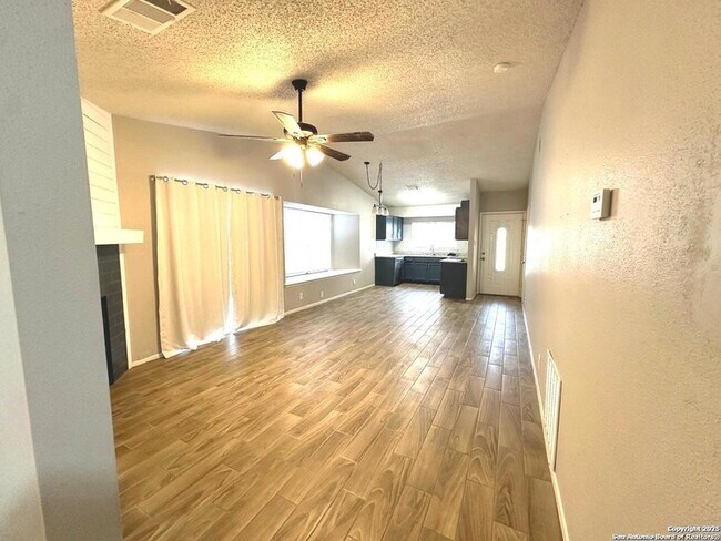 Building Photo - 10015 Amber Field Dr