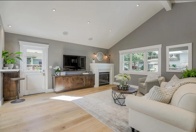 Building Photo - Coming Soon...Gorgeous High End 4 bed/2.5 ...