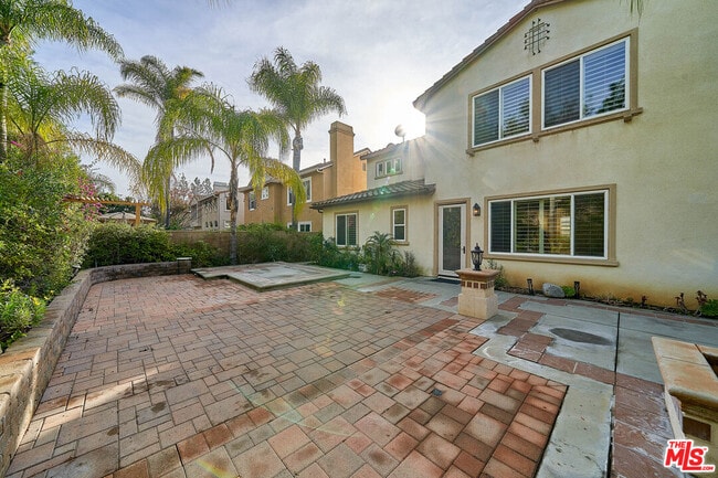 Building Photo - 675 Poplar St