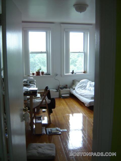 Foto del edificio - 121 Park Dr