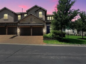 Building Photo - 117 Beneteau Dr