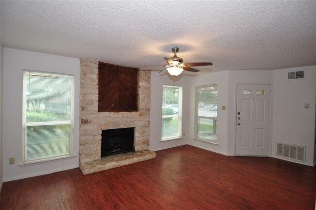 Foto del edificio - 10616 Mellow Meadow Dr