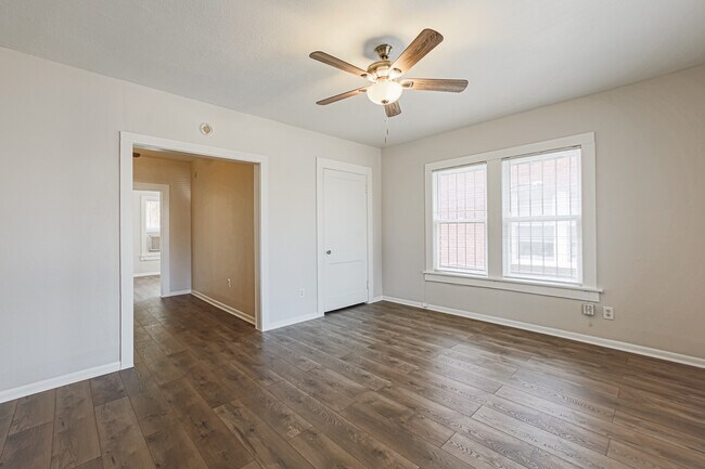 Foto del edificio - 907 W Gray St