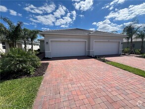 Building Photo - 2320 Dragonfruit Wy