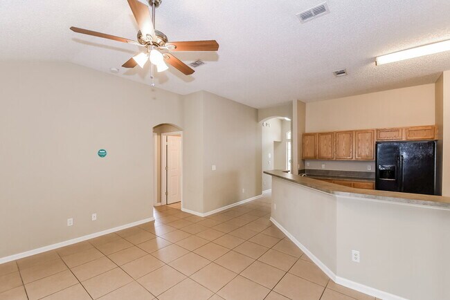 Building Photo - 9425 Harrier Ct