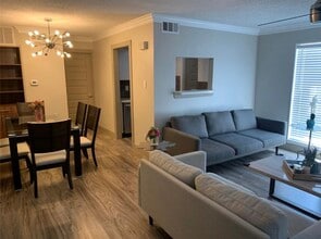 Building Photo - 6402 Del Monte Dr