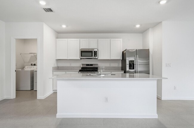 Building Photo - 10436 NW Suncrest Lp