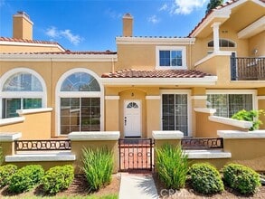 Building Photo - 5 Opera Ln