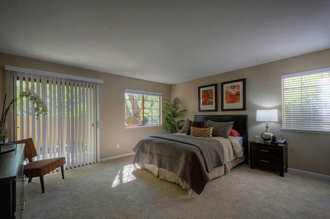 Foto del edificio - 401 Canyon Woods Pl
