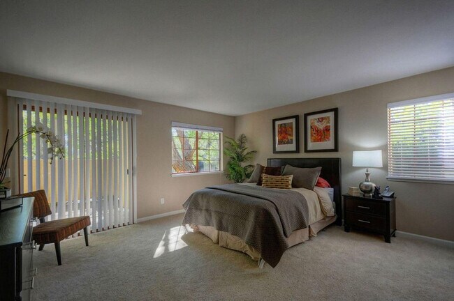 Foto del edificio - 401 Canyon Woods Pl
