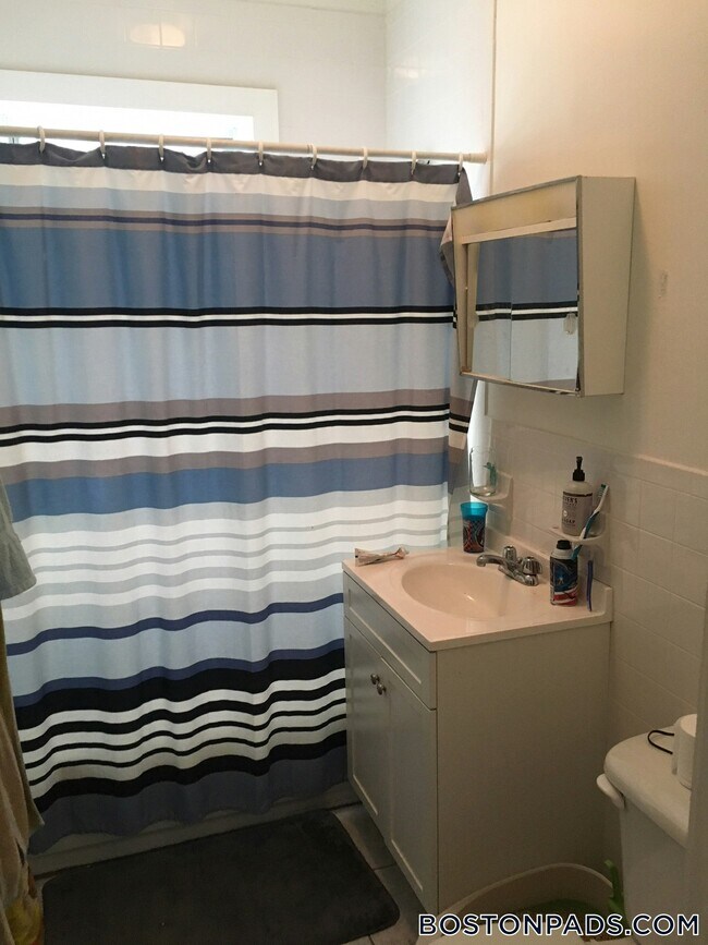 Foto del edificio - 163 Summer St