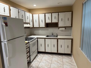 Building Photo - 795 Normandy Trail