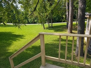Building Photo - 120 Acorn