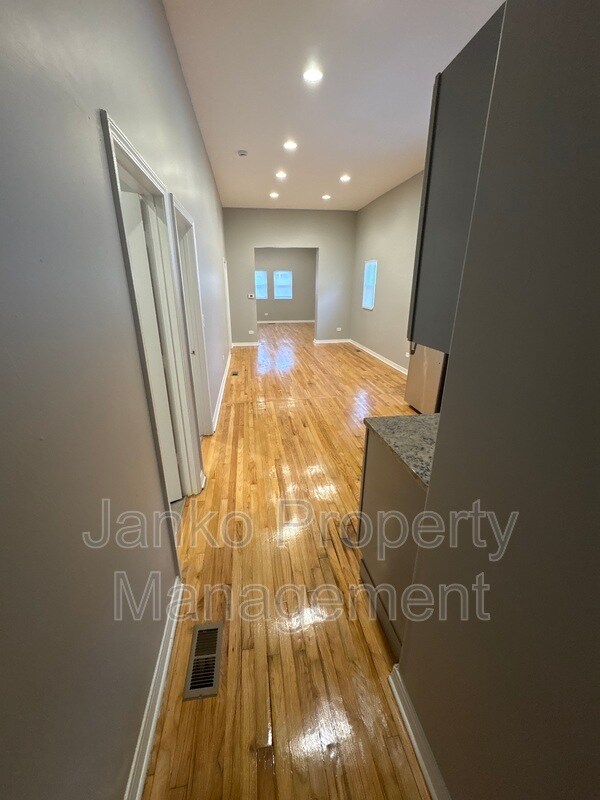 Foto del edificio - 5906 S La Salle St