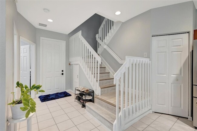 Building Photo - 2037 Nassau Dr