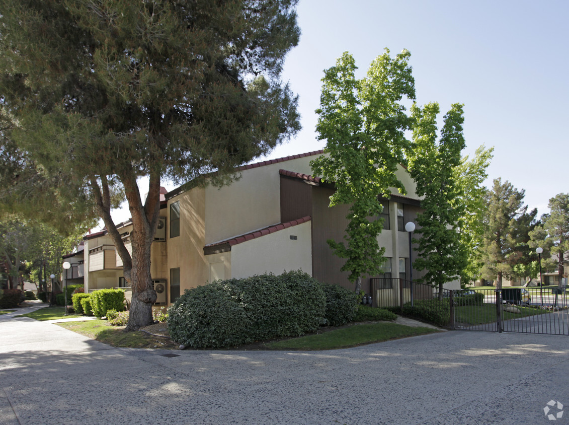 Willows Apartments Lancaster Ca