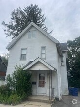 Building Photo - 13 Simons Ave