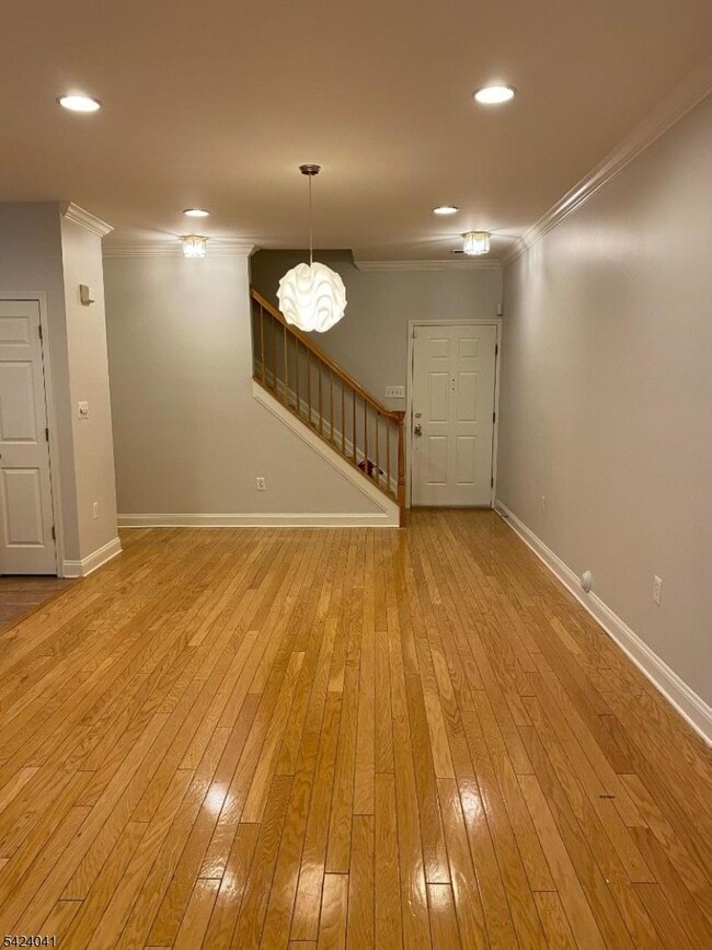 Building Photo - 258 Riverwalk Way