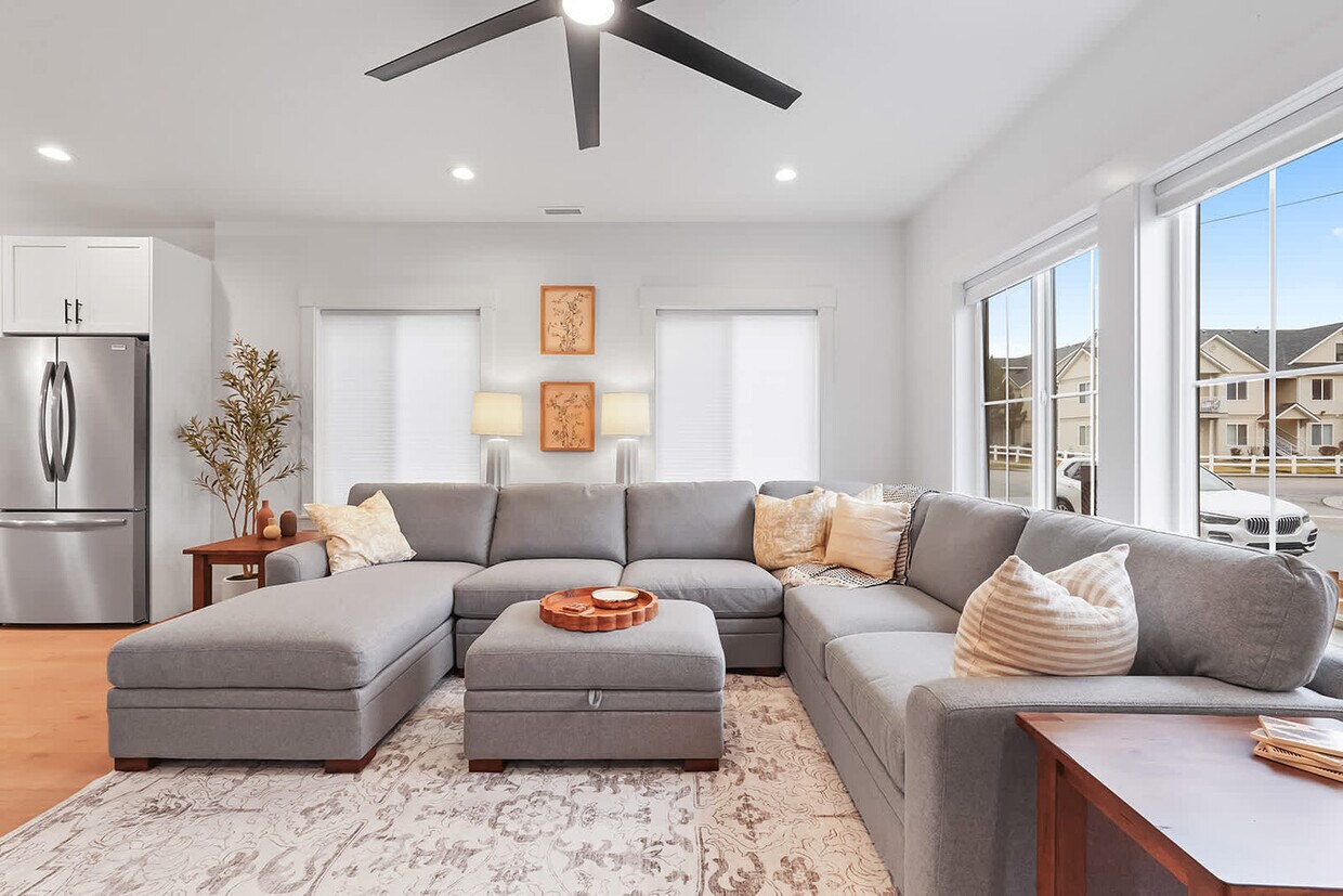 Foto principal - 225 W Highland St