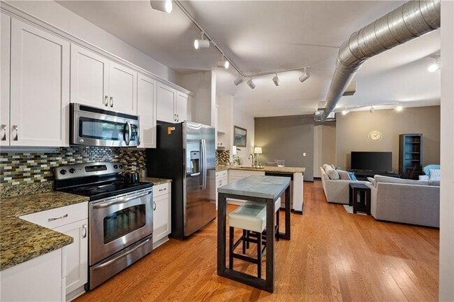 Building Photo - 5300 Peachtree Rd