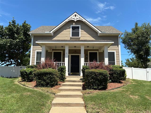 Foto principal - 9801 Cedarcrest Dr