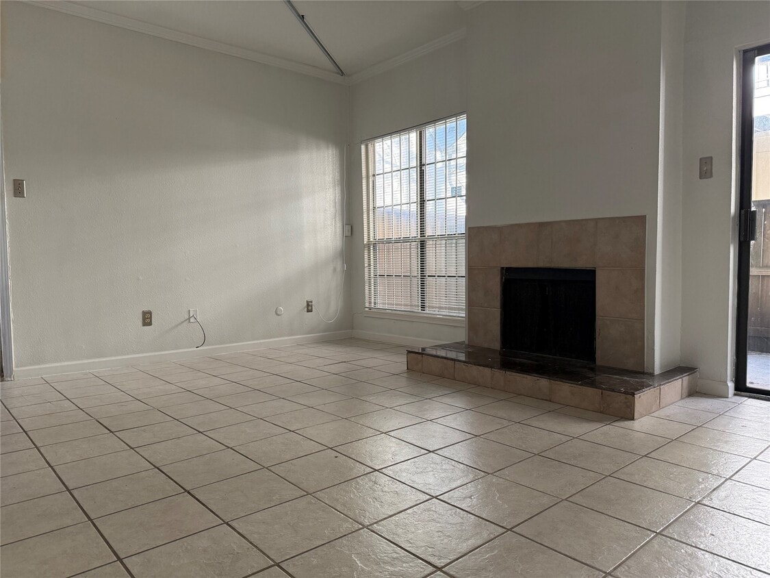 Building Photo - 9707 Richmond Ave.