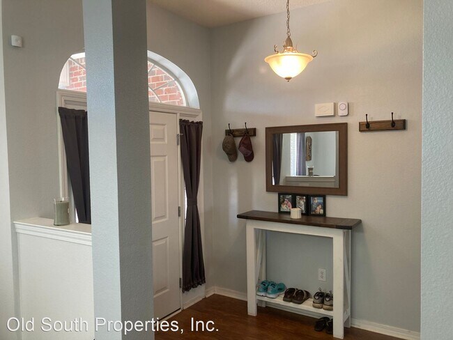 Building Photo - 4 br, 2 bath House - 4688 Thousand Oaks Blvd