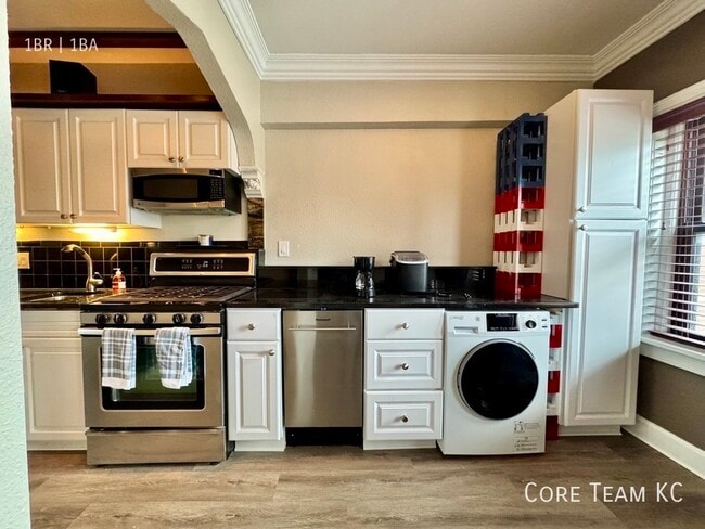 Foto del edificio - 702 W 48th St
