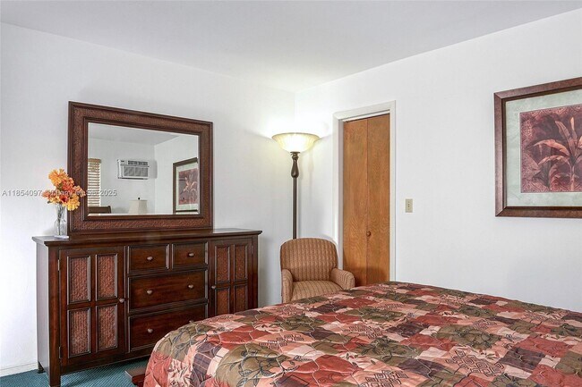 Foto del edificio - 1748 Rodman St
