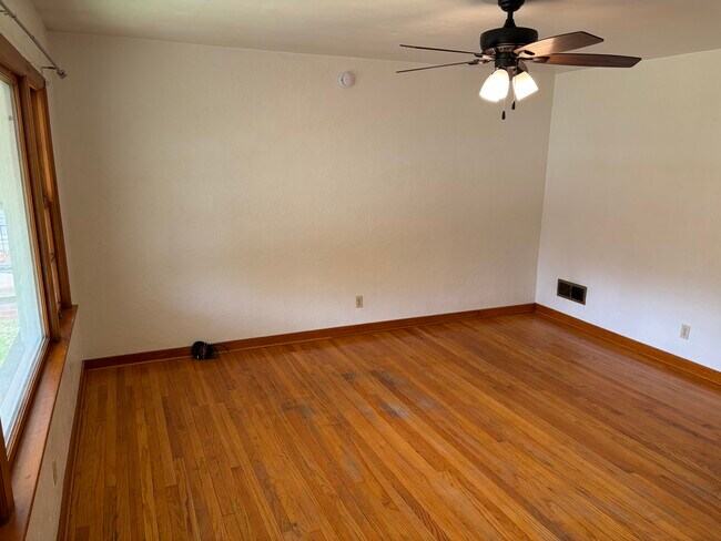 Foto del edificio - 335 S Garrard St